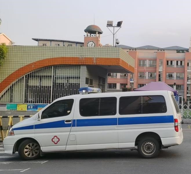 大安镇救护车出租护送骨折病人一公里多少钱